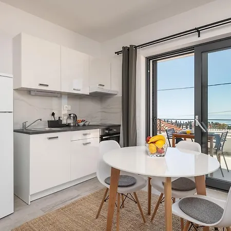 Lemon Tree Apartment